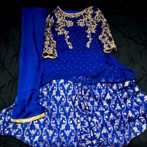 This is a beautiful 3 piece suit in chest size 36 with 1 inch of margin.